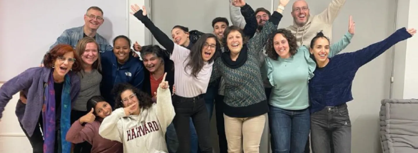 Els compoenents de l'Associació Atzavara-Arrels